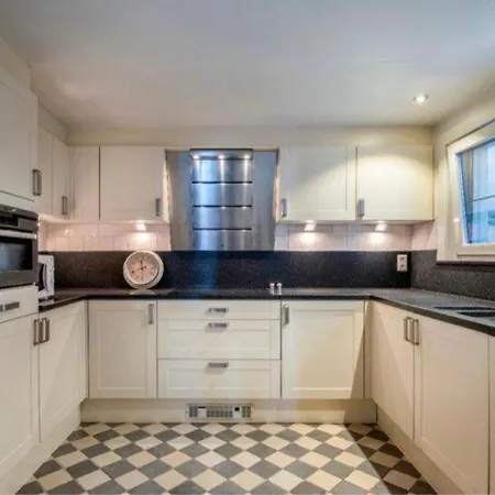 O-sea House: Herenwoning In Belle Epoque Wijk Te *