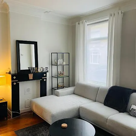 O-sea House: Herenwoning In Belle Epoque Wijk Te Вилла